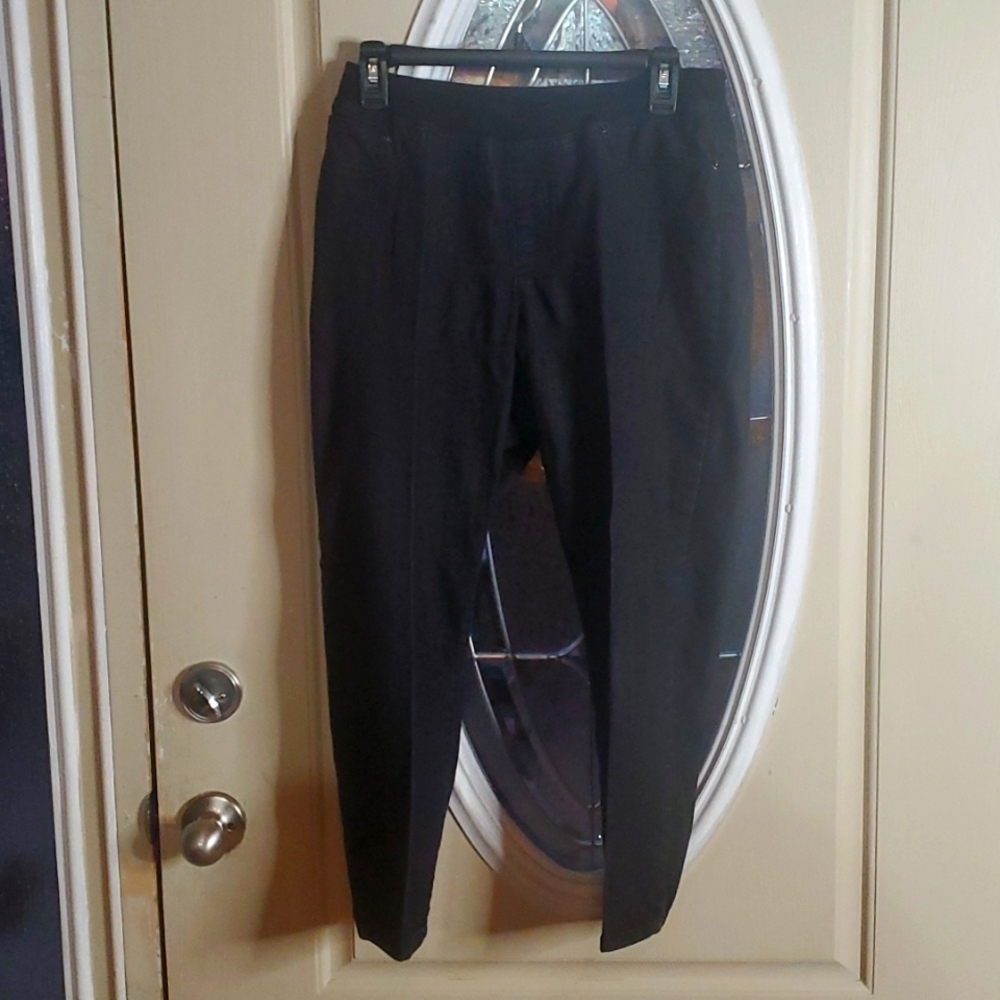 Chico's Platinum Size (1) = medium 8
